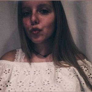 Meet your Posher, Chloe